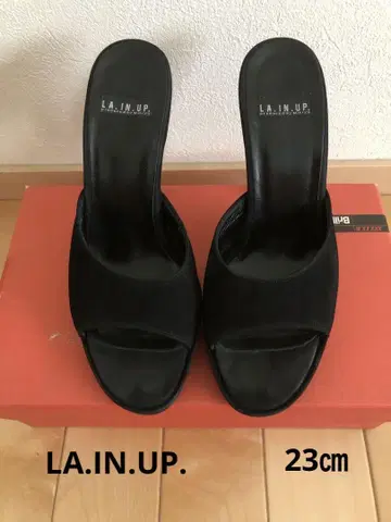 LA.IN.UP. 블랙 뮬 23cm
