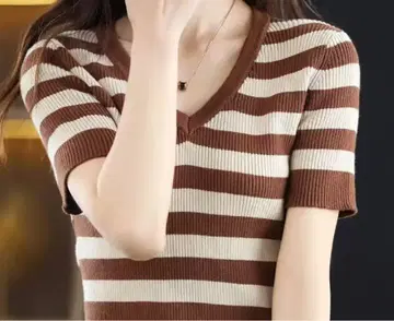브라운 화이트 스트라이프 반팔 니트