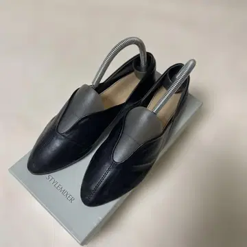 블랙 펌프스 로우힐