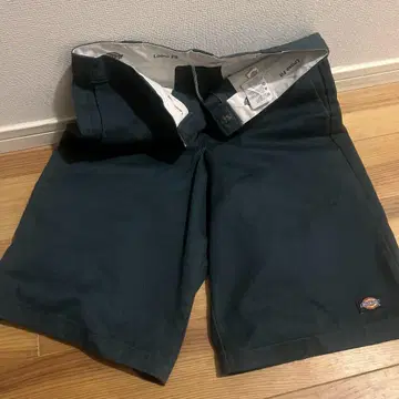 Dickies 루즈핏 하프 팬츠 사이즈 30 다크 그린