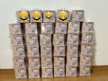 빛이 죽은 여름 큐룽하게 쳐다보는 포즈 미니 피규어