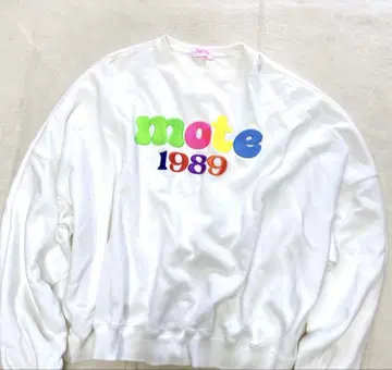 RE. 아르이도트 나카 리이사 mote 맨투맨 돌먼 새상품급