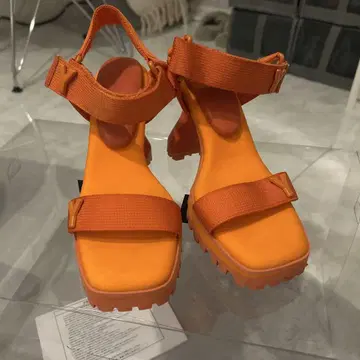 YELLO 스포츠 힐 샌들 S