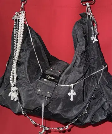 NYXX PUCKERING CROSS DUFFEL BAG BLACK