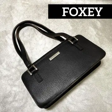 [ 미니멀리스트 강화 중 ] FOXEY 가죽 미니 핸드백
