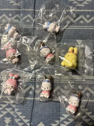 산리오 캐릭터즈 변신 토끼 피규어 가챠가챠