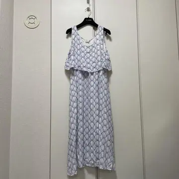 Kahiko 화이트 블루 패턴 원피스
