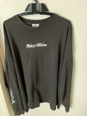 FLOW GLOW 롱T셔츠 스미 L 사이즈