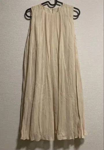 Ballsey 볼지 플리츠 플레어 슬리브리스 원피스 실크