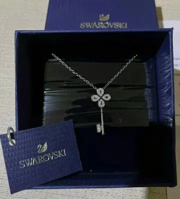 Swarovski 열쇠 모양 펜던트 목걸이