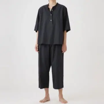 23AW 컨디션 최상 마가렛호웰 코튼 린넨 포플린 블라우스 블랙