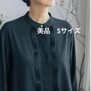 새상품급 북유럽 드레이프감 소재의 핀턱 블라우스