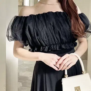 RESEXXY 볼륨 도킹 오프숄더 니트탑