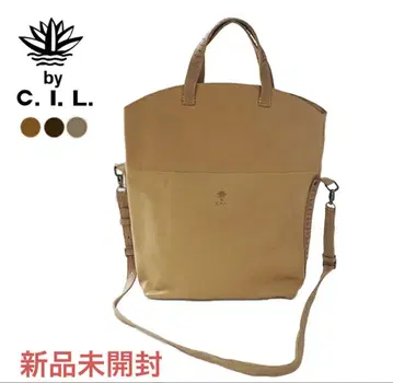 미개봉 새상품 C.I.L. 베이지 가죽 토트백