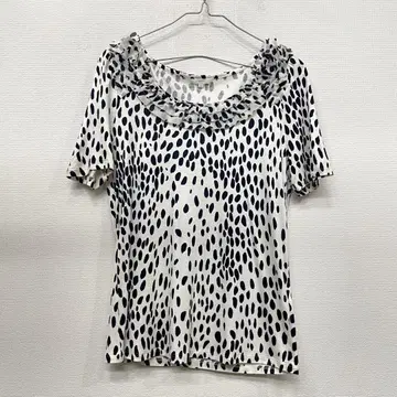 TO BE CHIC 올 패턴 티셔츠