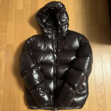 ZARA 블랙 다운 자켓 후드 부착