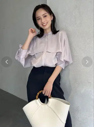 새상품급 아뉴앙스 anuans 플레어 디자인 크레이프 블라우스