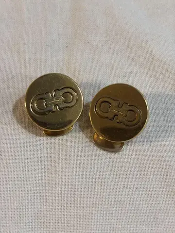 페라가모 빈티지 골드 원형 클립 귀찌