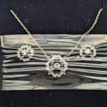 SWAROVSKI 미사용품 꽃 모티브 목걸이