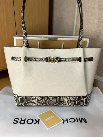 Michael Kors 스네이크 프린트 토트백