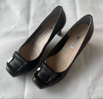 DIANA 블랙 스퀘어토 펌프스 버클 포함 힐 5cm