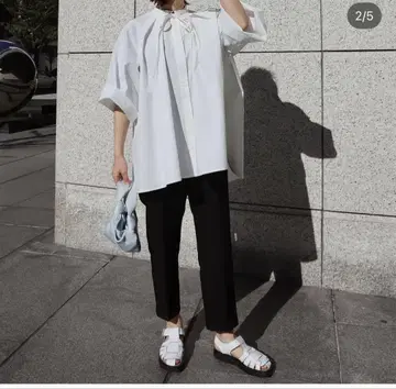 리본 턱 블라우스 화이트 프리 사이즈