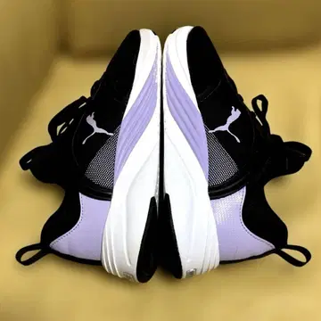 PUMA 블랙/퍼플 스니커즈 24cm 아름다운 신발입니다.