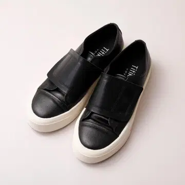 티티카카 메탈릭 콤비 스니커즈 블랙 계열 23cm