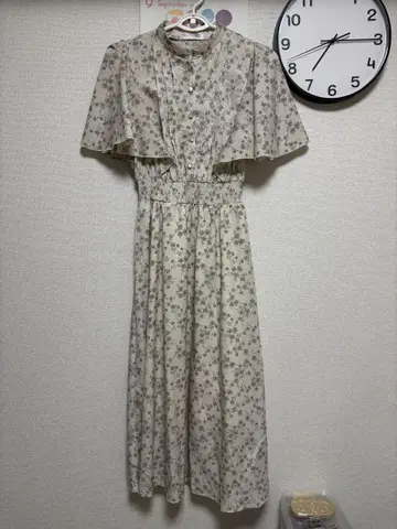 플라워 프린트 베이지 티셔츠 원피스