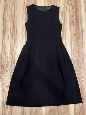 새상품급 FOXEY 네이비 슬리브리스 원피스 사이즈 38