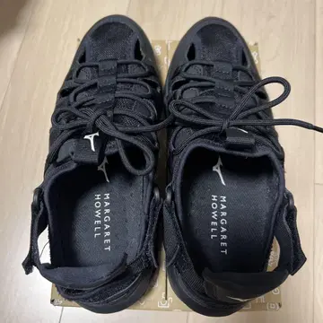 마가렛호웰 MIZUNO 하이킹 샌들 블랙
