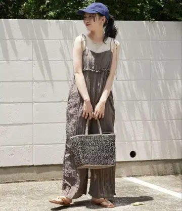 새상품급 FREAK'S STORE 와셔 가공 프릴 볼륨 살로펫