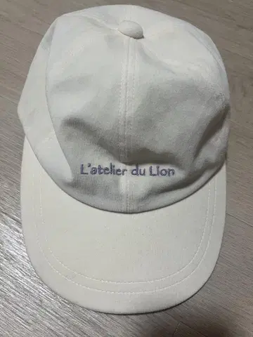 L'atelier du Lion 화이트 캡 프리 사이즈