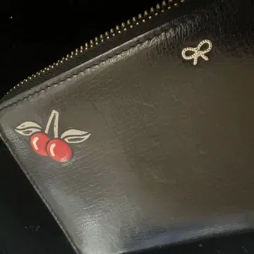 ANYA HINDMARCH 안야 힌드마치 장지갑