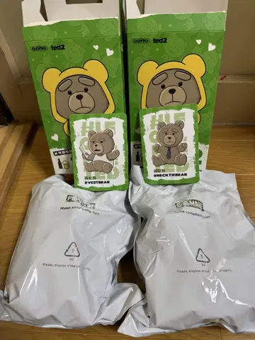 POPMART Ted2 VestBear, NecktieBear 2개 세트