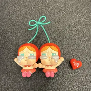 POPMART crybaby 체리 crying for love