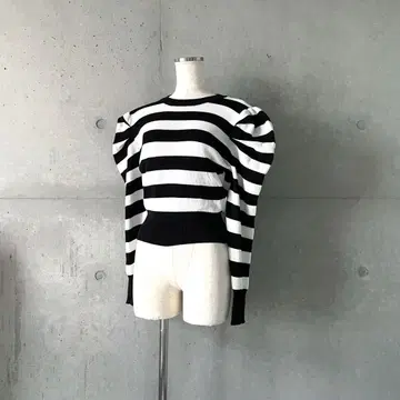 택 포함 새상품 퍼프 슬리브 보더 니트