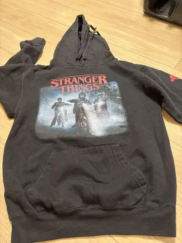STRANGER THINGS 프린트 후드티 S 사이즈 블랙