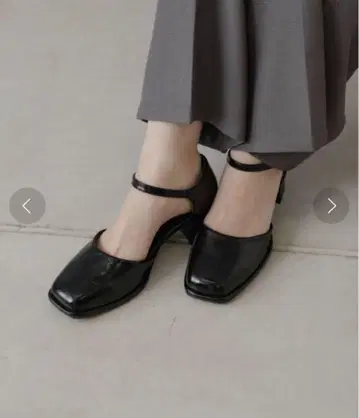 카스타네 스퀘어 스트랩 펌프스 블랙 38