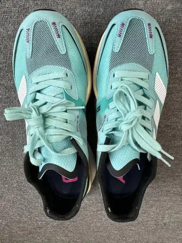 Adizero 민트 그린 스니커즈