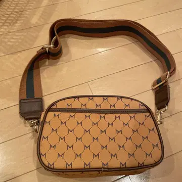 moussy STUDIOWAR M 로고 숄더백