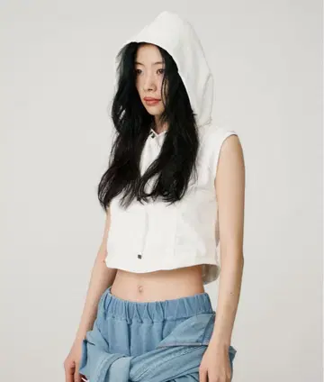 BEEDEN VEST STUDS HOODIE WHITE