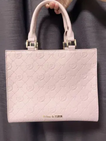 Maison de FLEUR 모노그램 캐레 숄더백 핑크