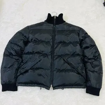 챔피온 다운 자켓 블랙 남성용 표기 사이즈 M 육중한