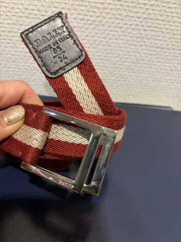 BALLY transpotting 빨간색과 화이트 스트라이프 벨트