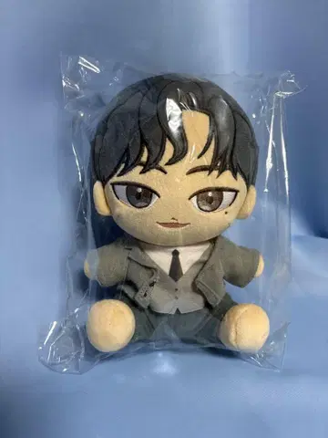 서인국 앉은 봉제 인형