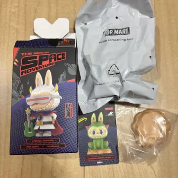 미개봉 space adventures LABUBU
