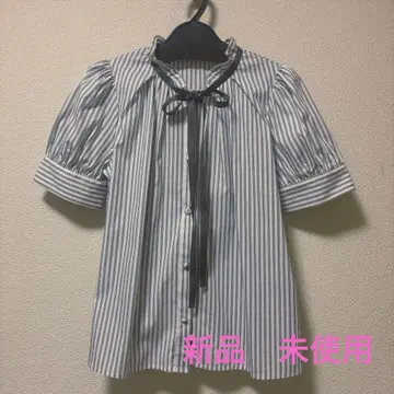 새상품 블라우스 ( 퀸즈 코트 )