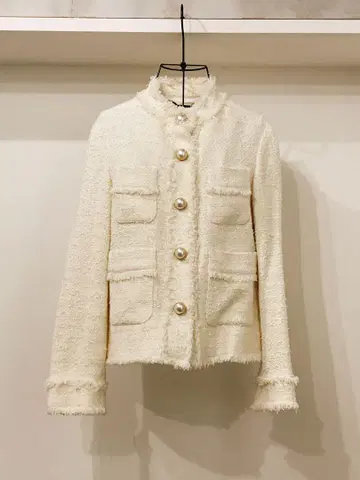 PINKO 화이트, 고급스러운 노카라 자켓