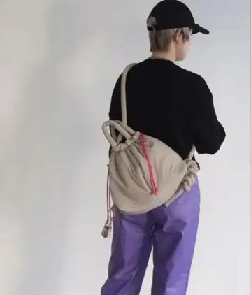EM:cheek 티크 퍼프 복조리 숄더백